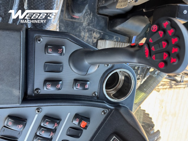 2014 New Holland SP.275R Sprayer/High Clearance