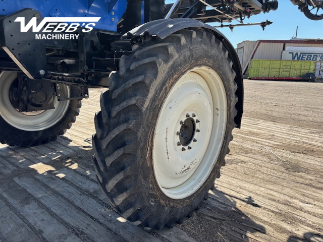 2014 New Holland SP.275R Sprayer/High Clearance