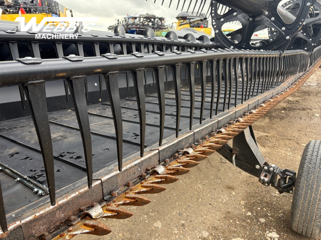 2018 MacDon FD135 Header Combine