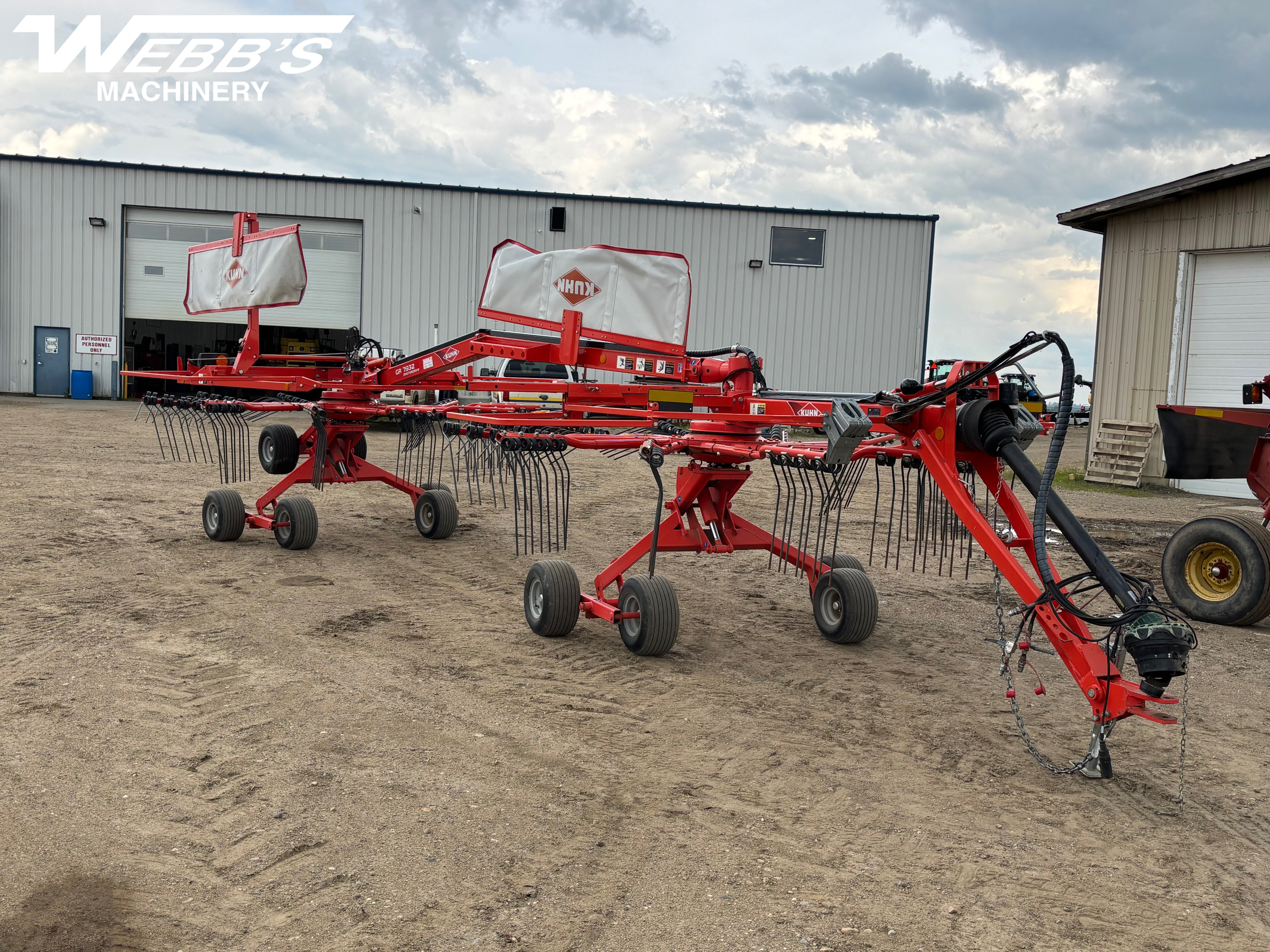 2017 Kuhn GA7932 Rake/Hay
