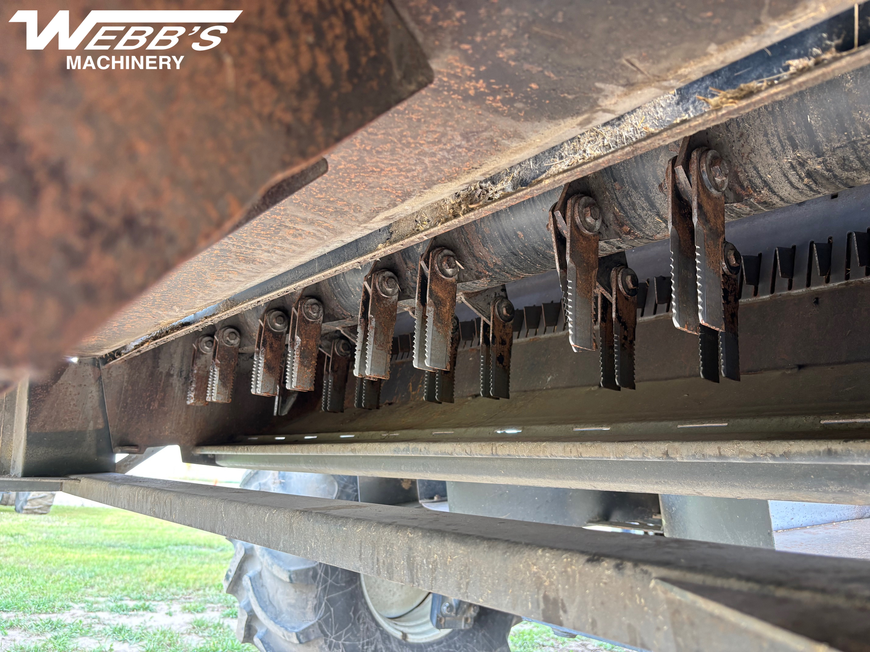 2009 New Holland CR9070 Combine