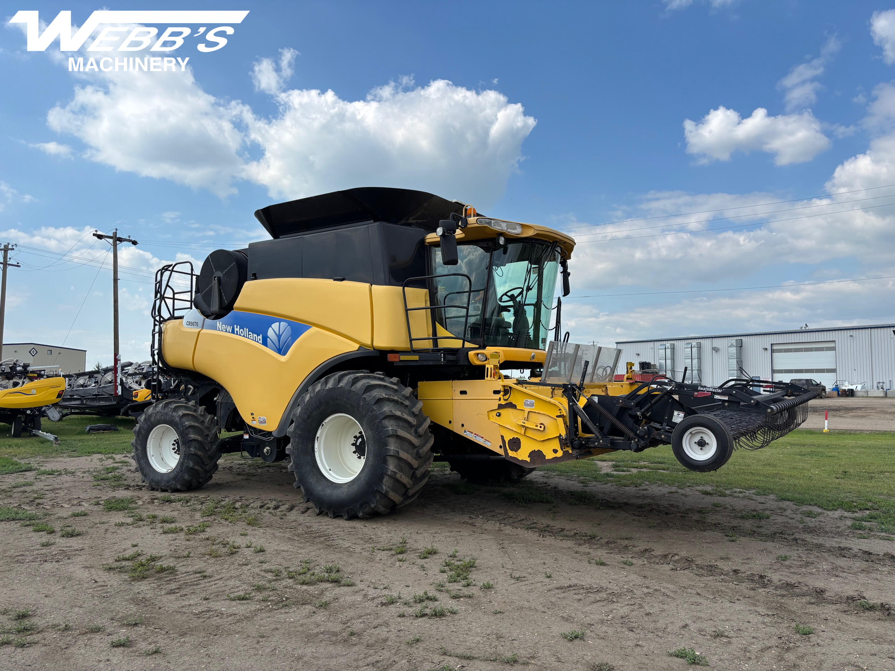 2009 New Holland CR9070 Combine