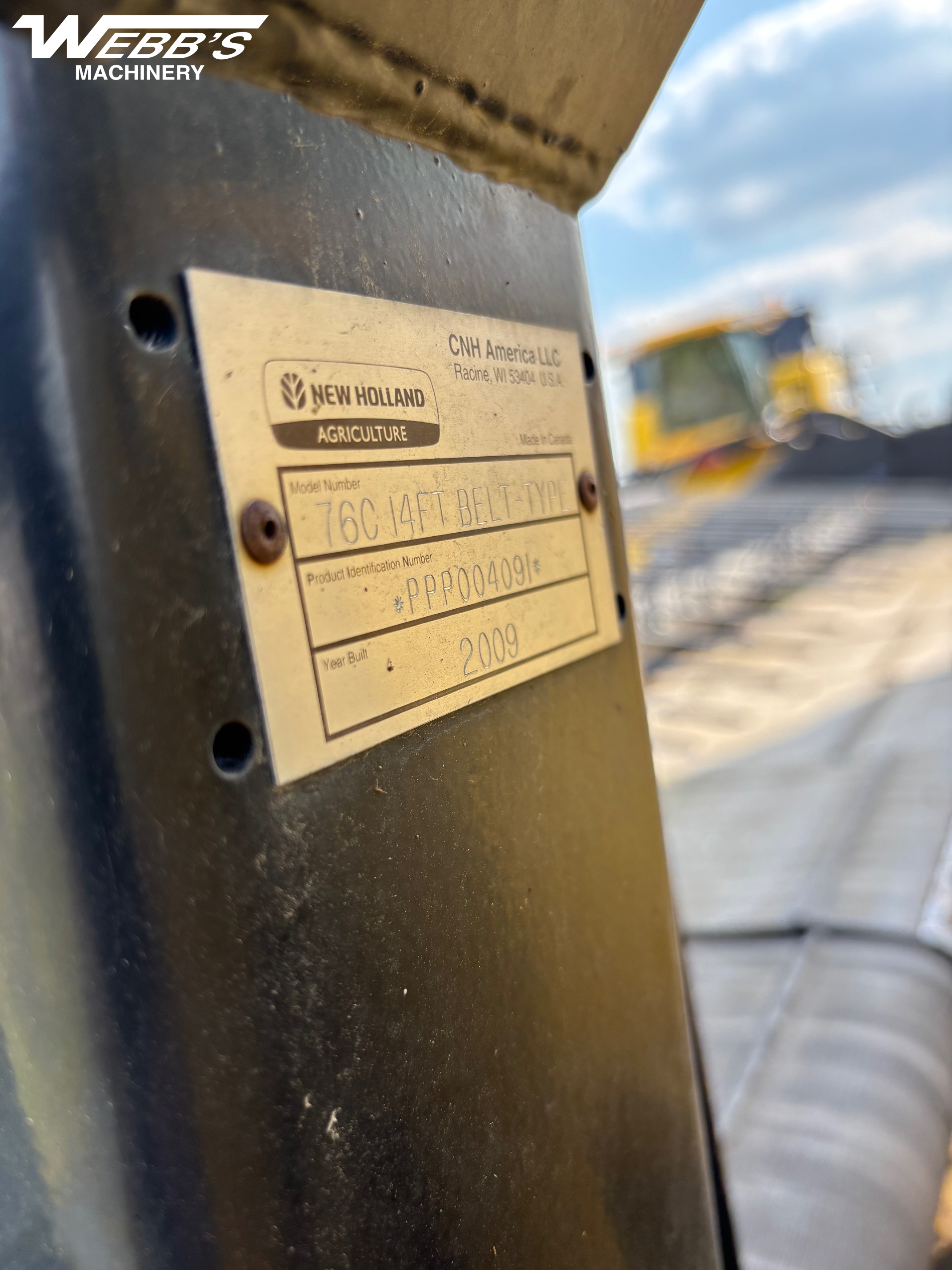 2009 New Holland CR9070 Combine