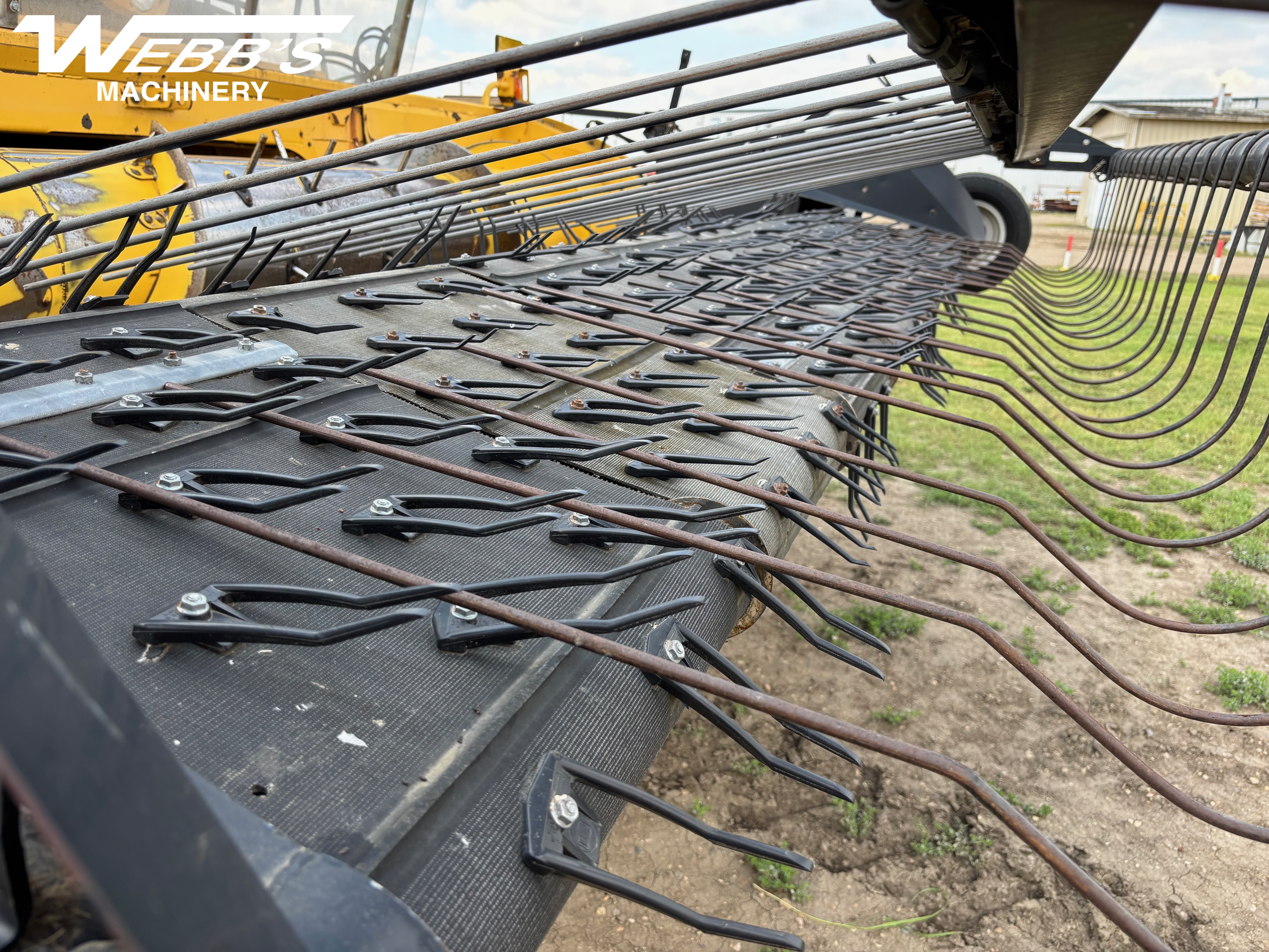 2009 New Holland CR9070 Combine