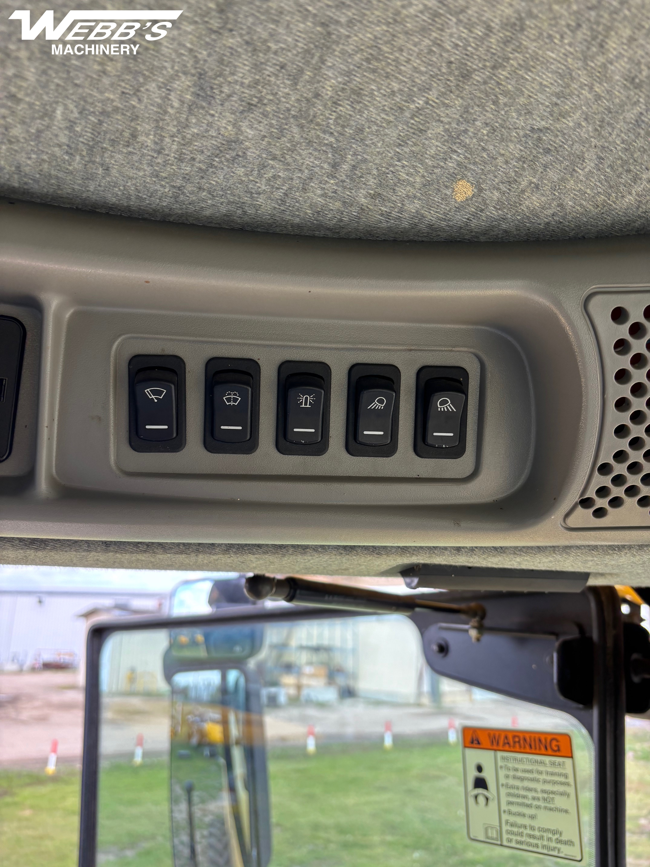 2009 New Holland CR9070 Combine