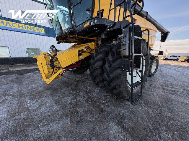 2024 New Holland CX8.80 Combine