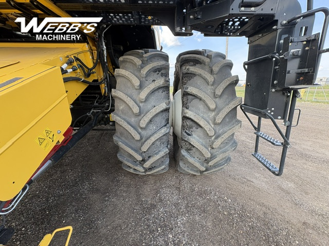 2024 New Holland CX8.80 Combine