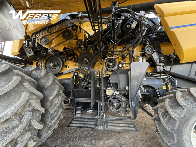 2024 New Holland CX8.80 Combine