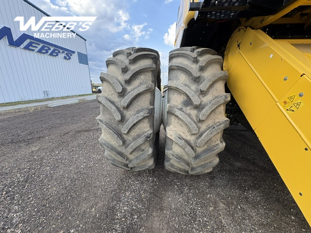 2024 New Holland CX8.80 Combine