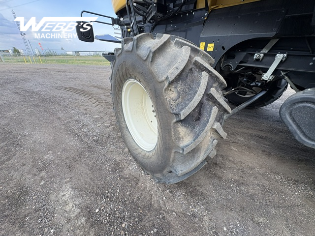 2024 New Holland CX8.80 Combine