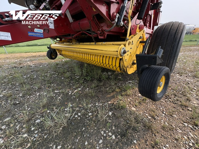 2016 New Holland Rollbelt 560 Baler/Round