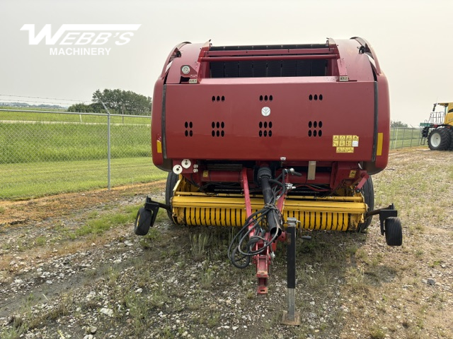 2016 New Holland Rollbelt 560 Baler/Round