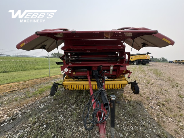 2016 New Holland Rollbelt 560 Baler/Round