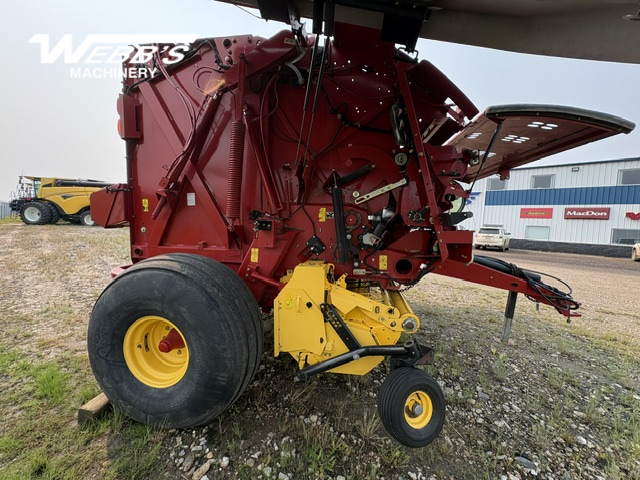 2016 New Holland Rollbelt 560 Baler/Round