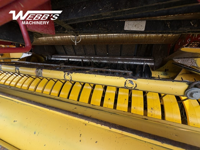 2016 New Holland Rollbelt 560 Baler/Round