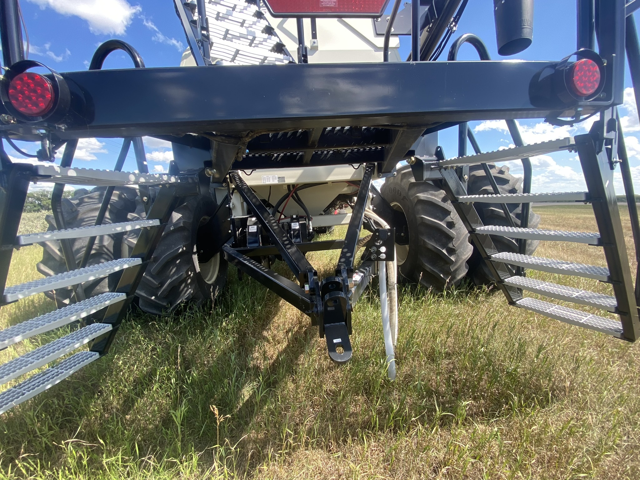 2019 Bourgault 3320-66-10 Air Drill & 2020 7550 Air Tank/Cart Air Drill