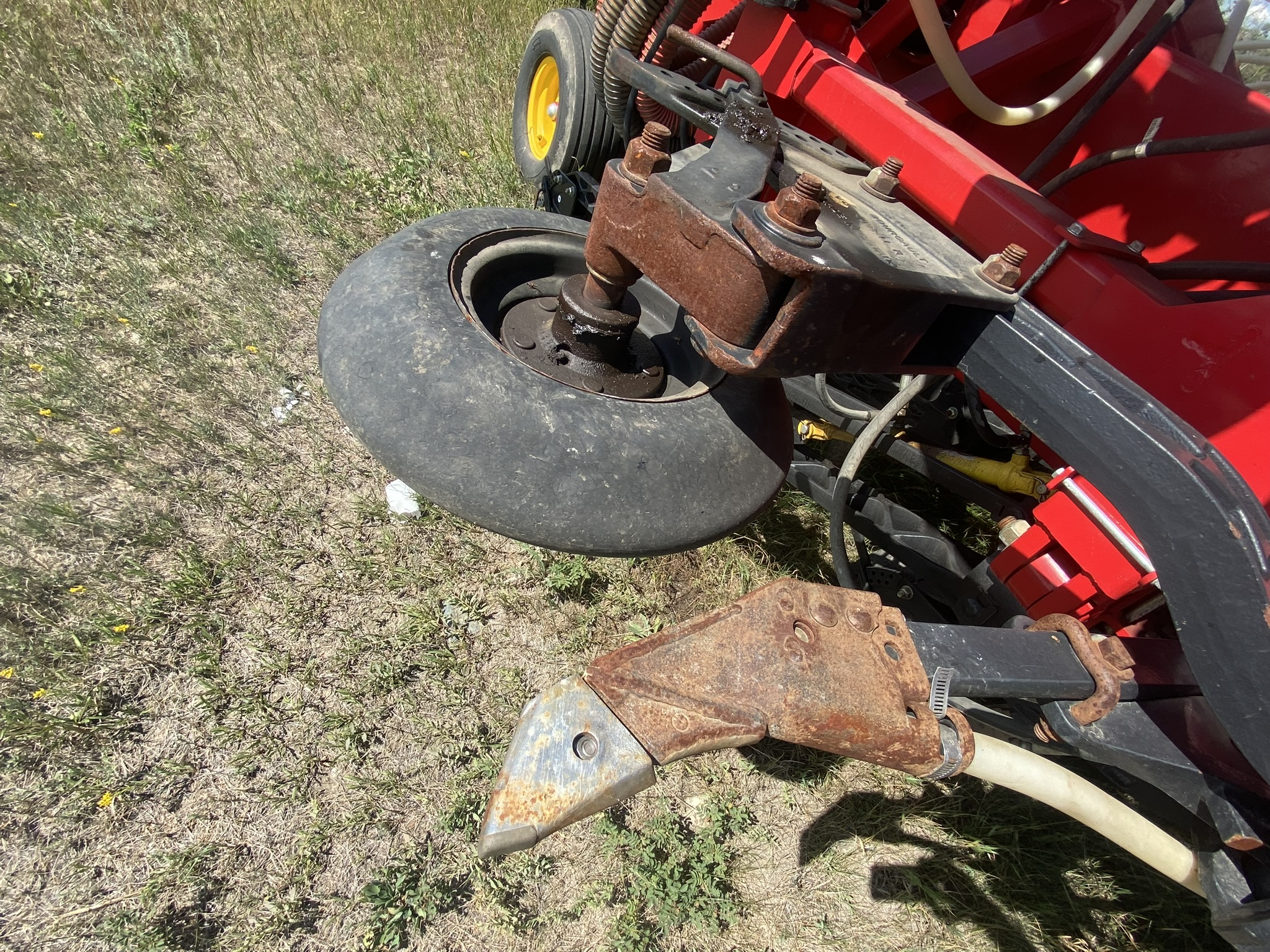 2019 Bourgault 3320-66-10 Air Drill & 2020 7550 Air Tank/Cart Air Drill