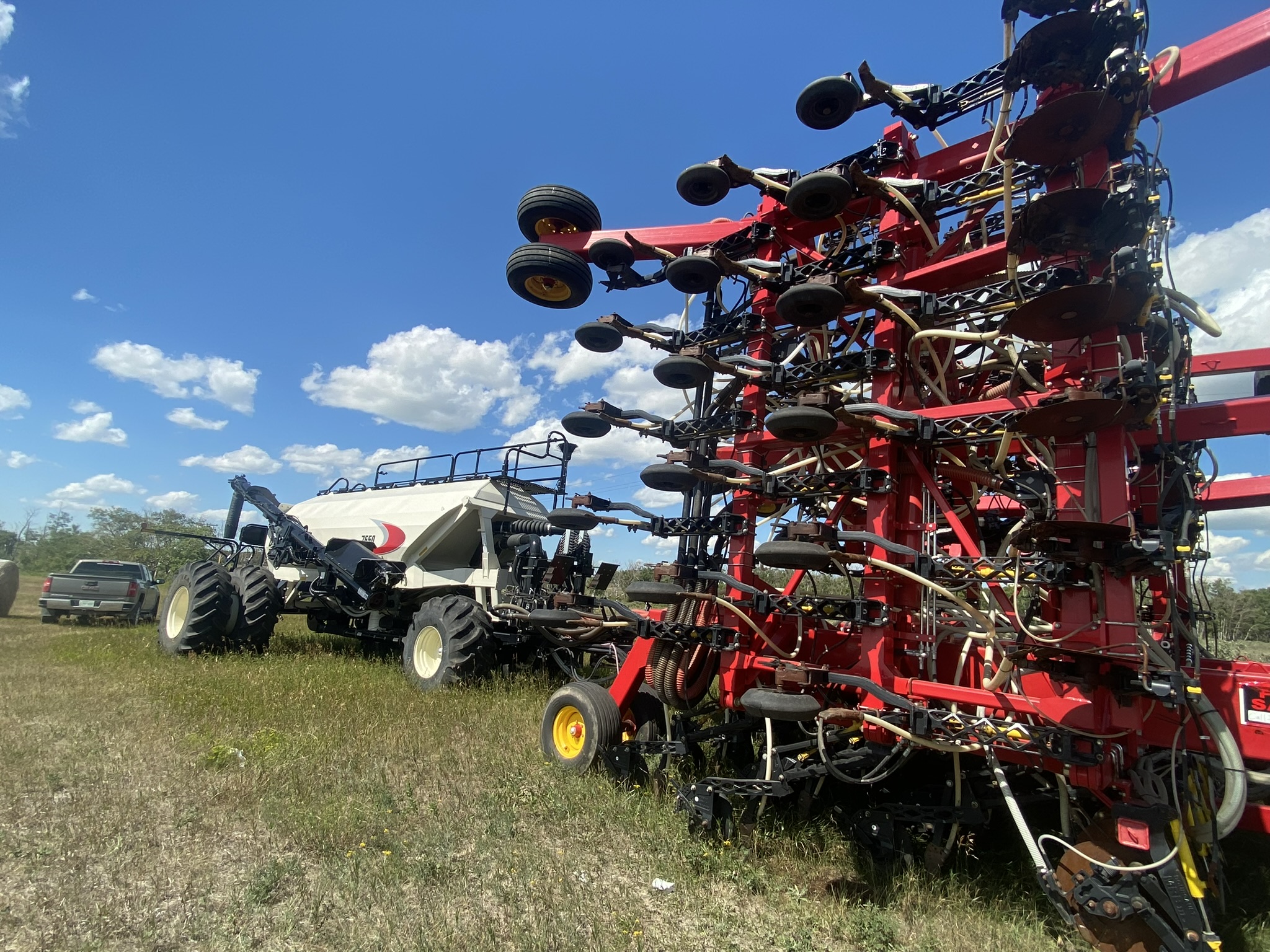 2019 Bourgault 3320-66-10 Air Drill & 2020 7550 Air Tank/Cart Air Drill