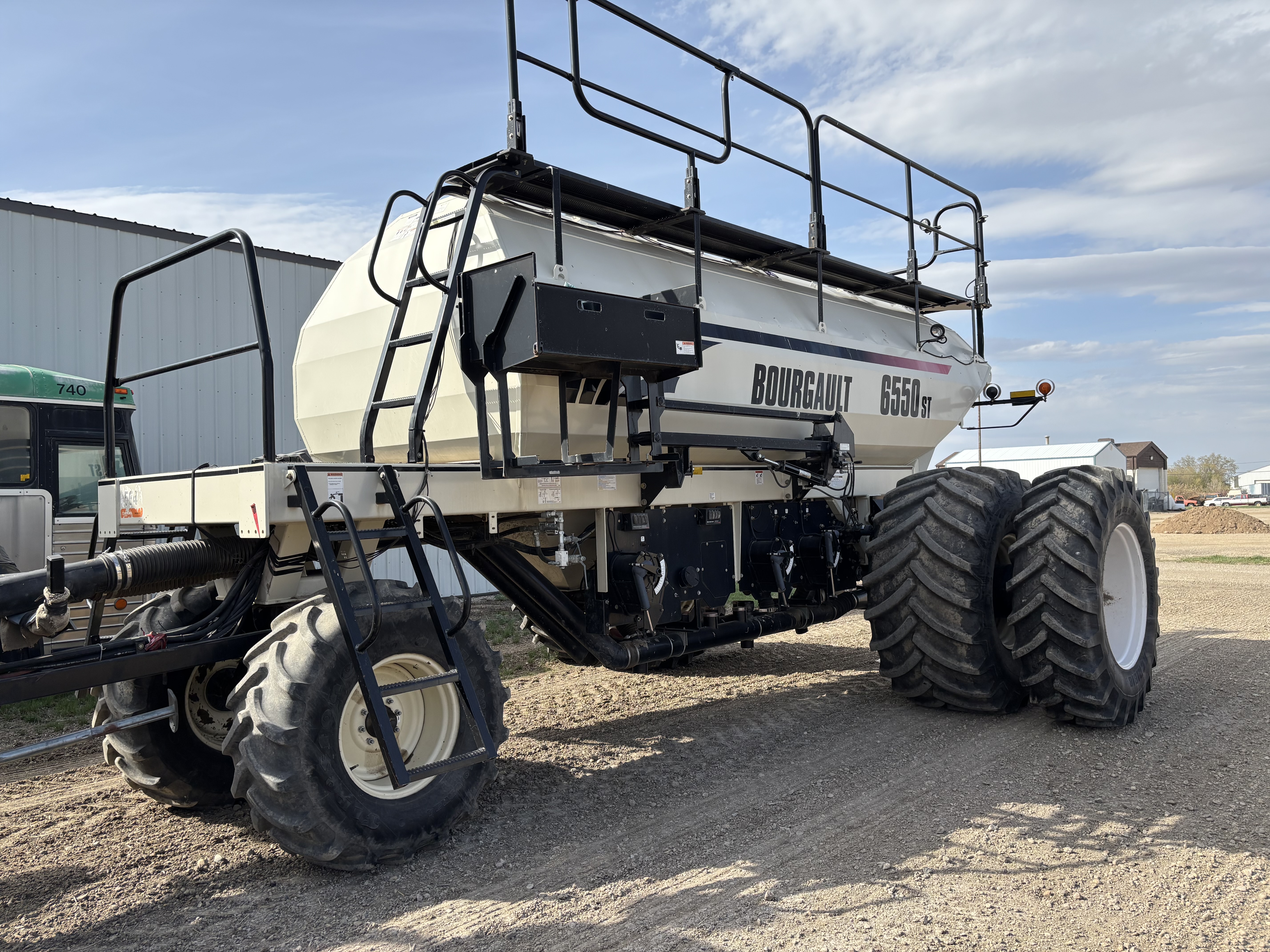 2012 Bourgault 3320-60-10 & 6550 Air Drill