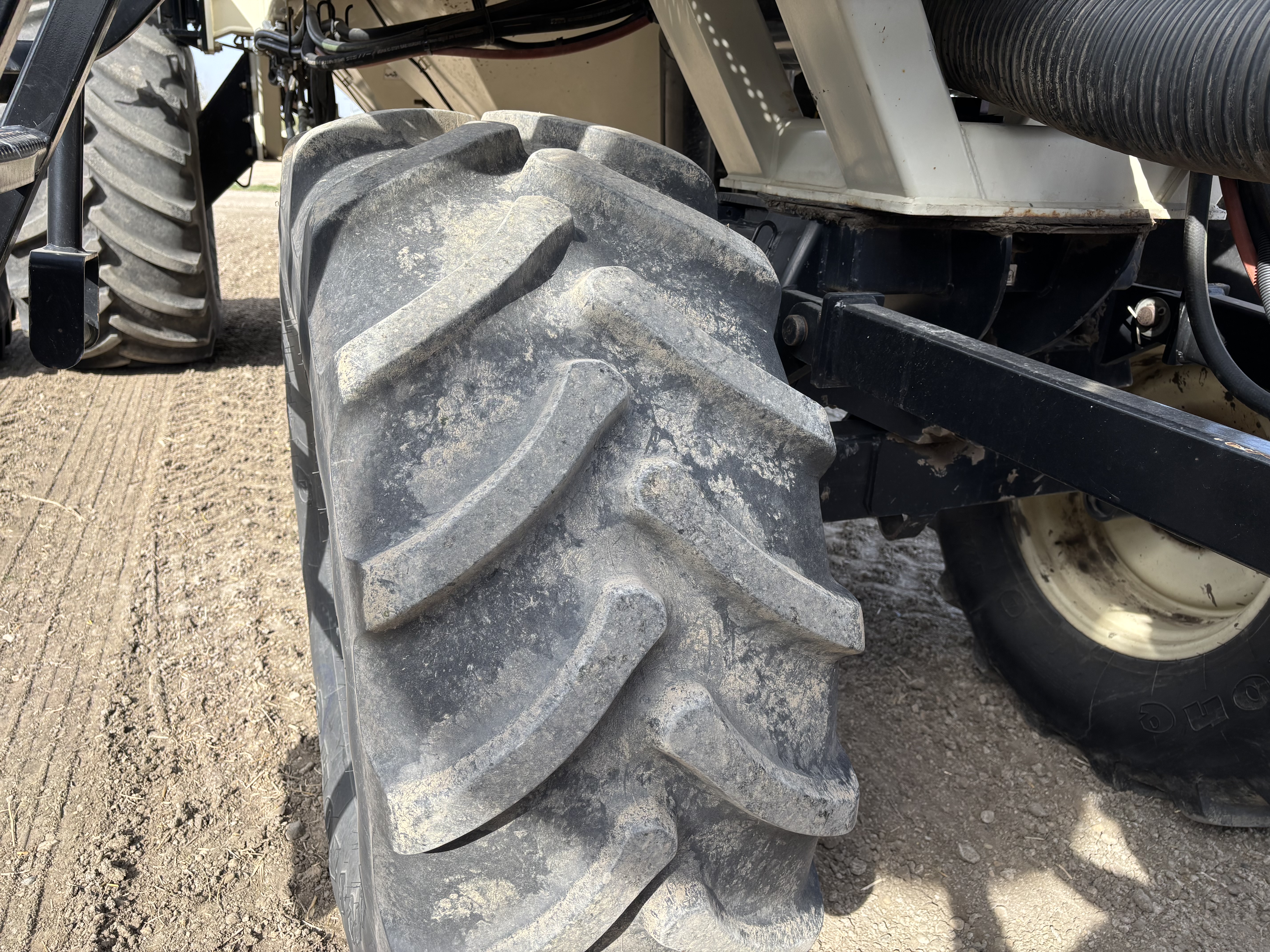 2012 Bourgault 3320-60-10 & 6550 Air Drill