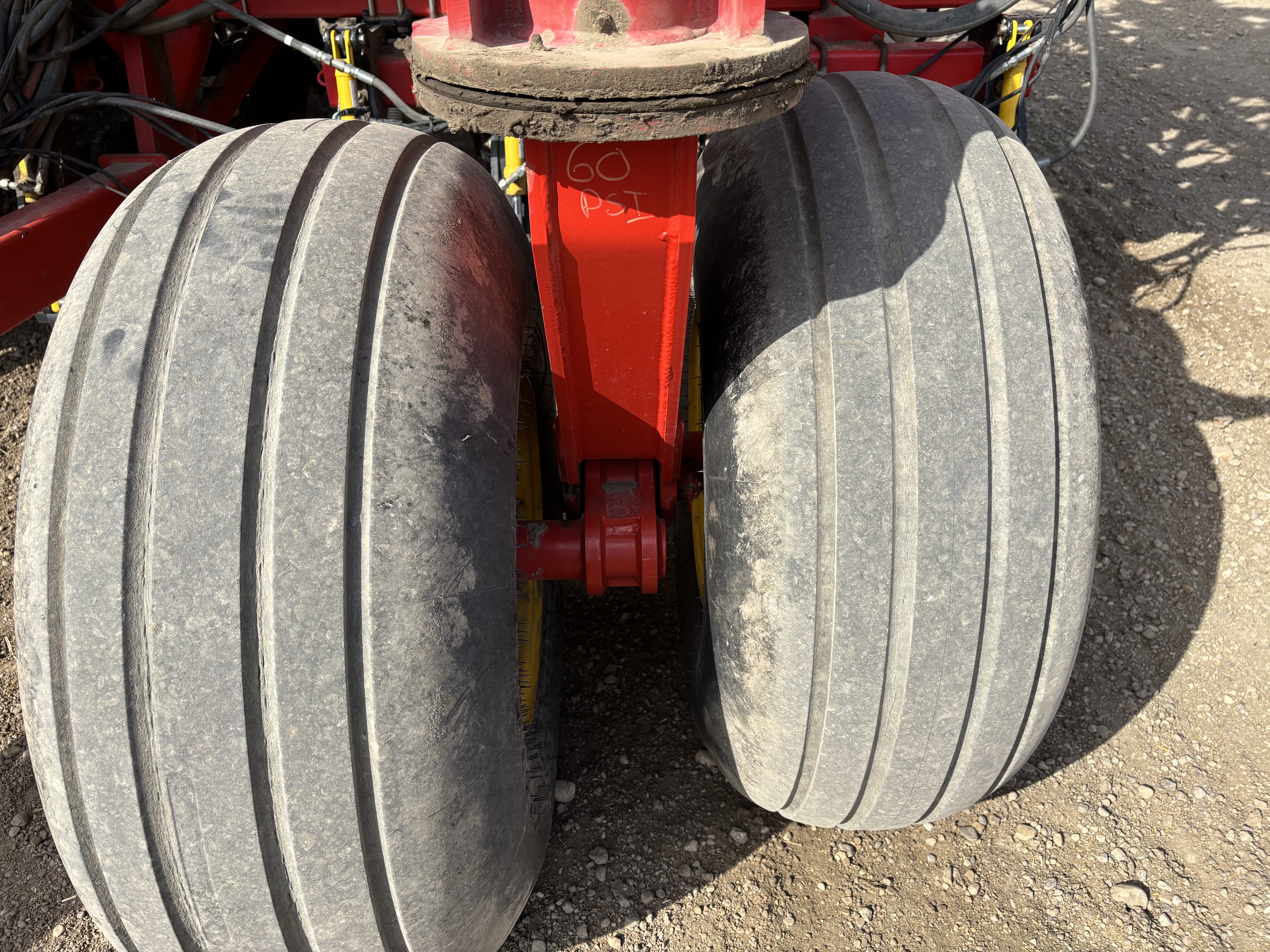 2012 Bourgault 3320-60-10 & 6550 Air Drill