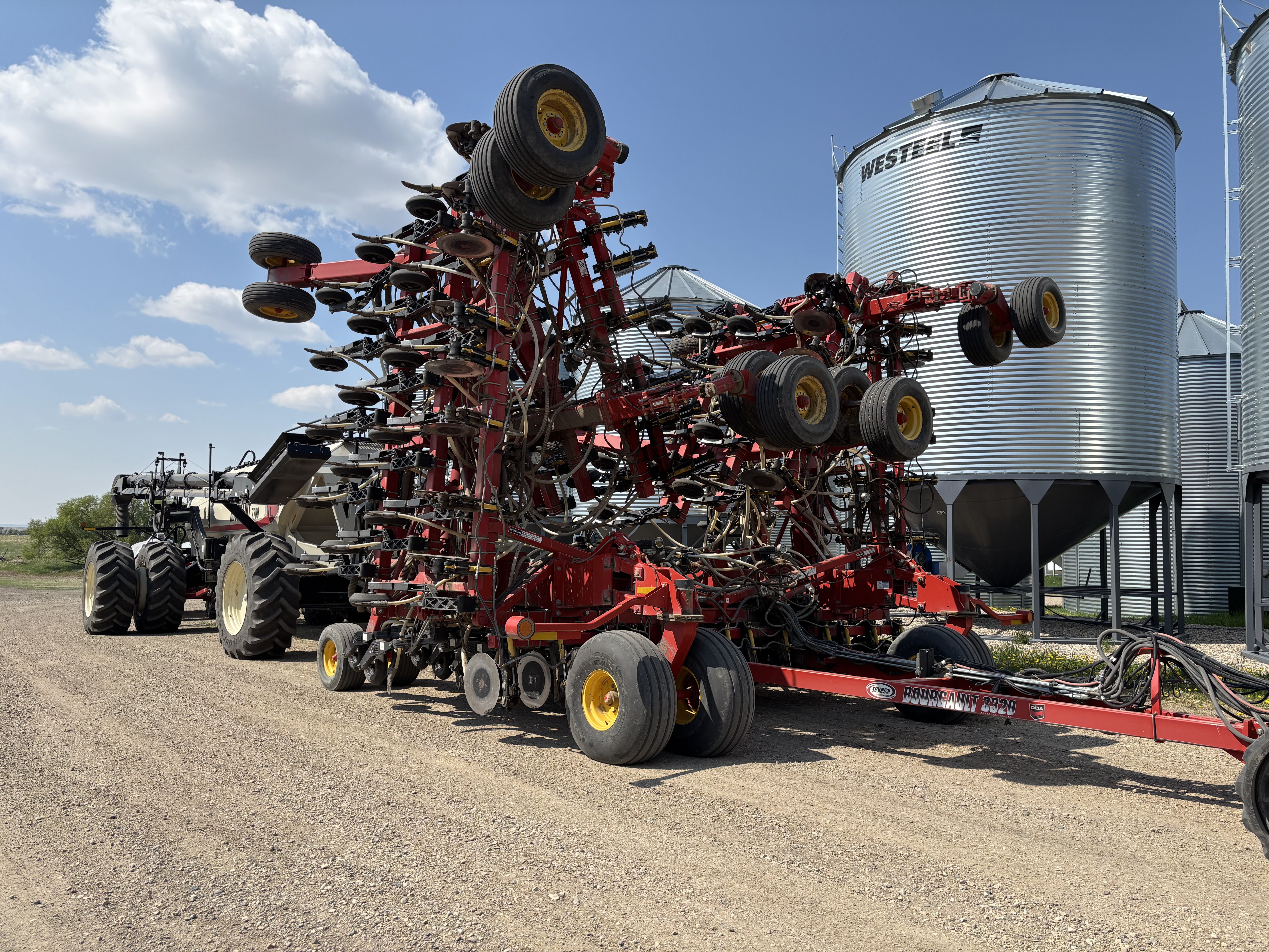 2012 Bourgault 3320-66-10 & 6550 Air Drill