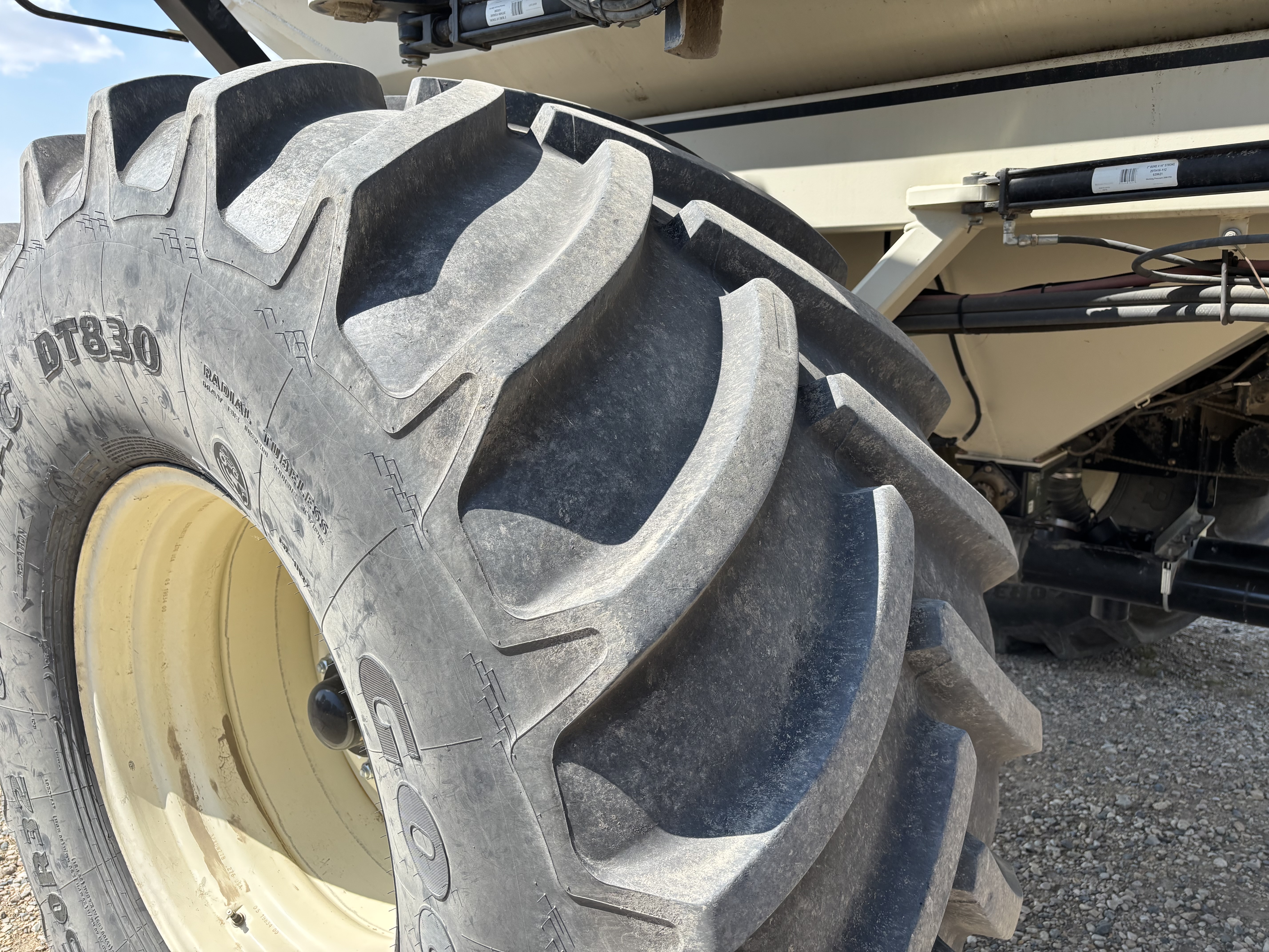 2012 Bourgault 3320-66-10 & 6550 Air Drill