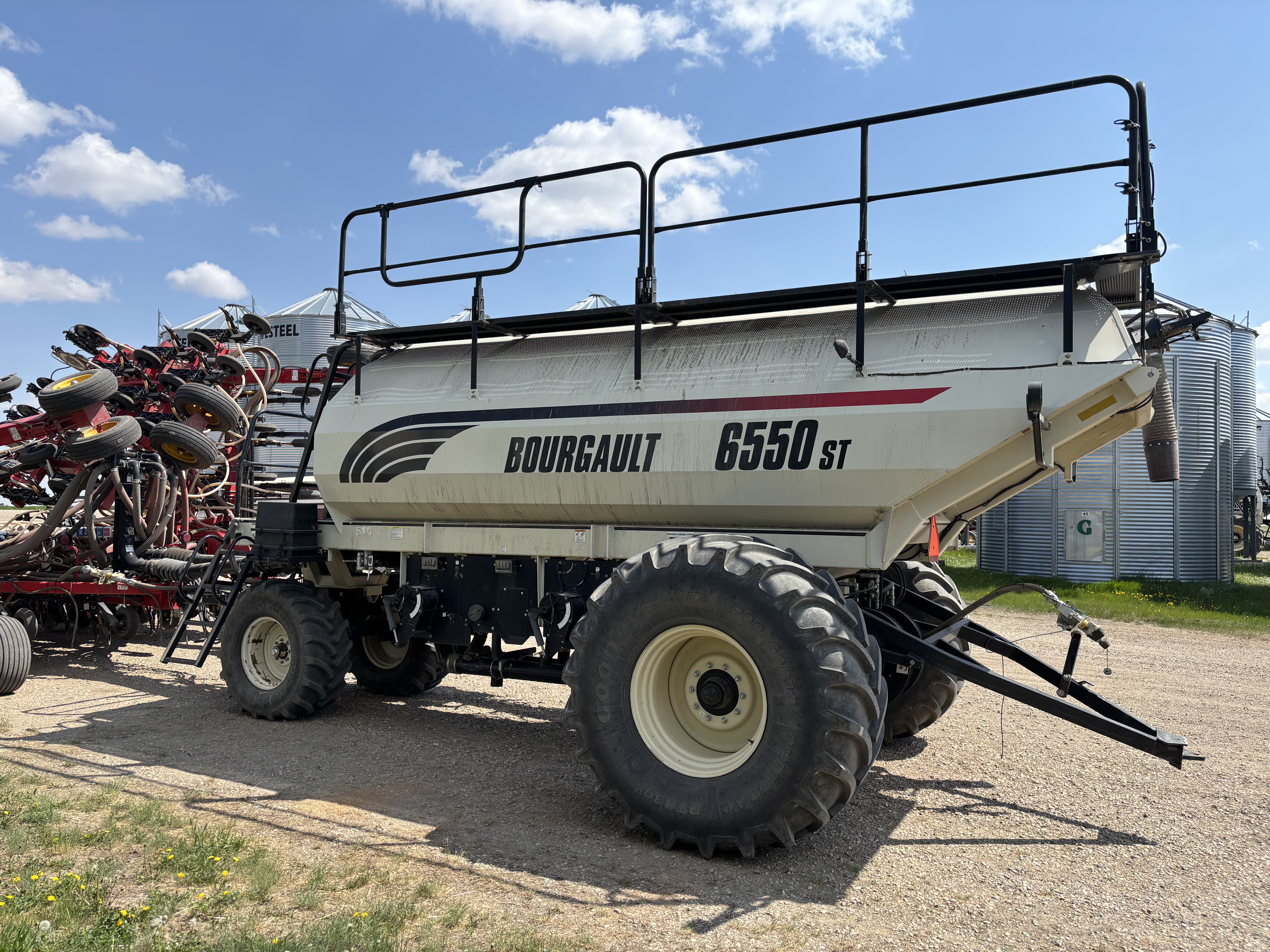2012 Bourgault 3320-66-10 & 6550 Air Drill