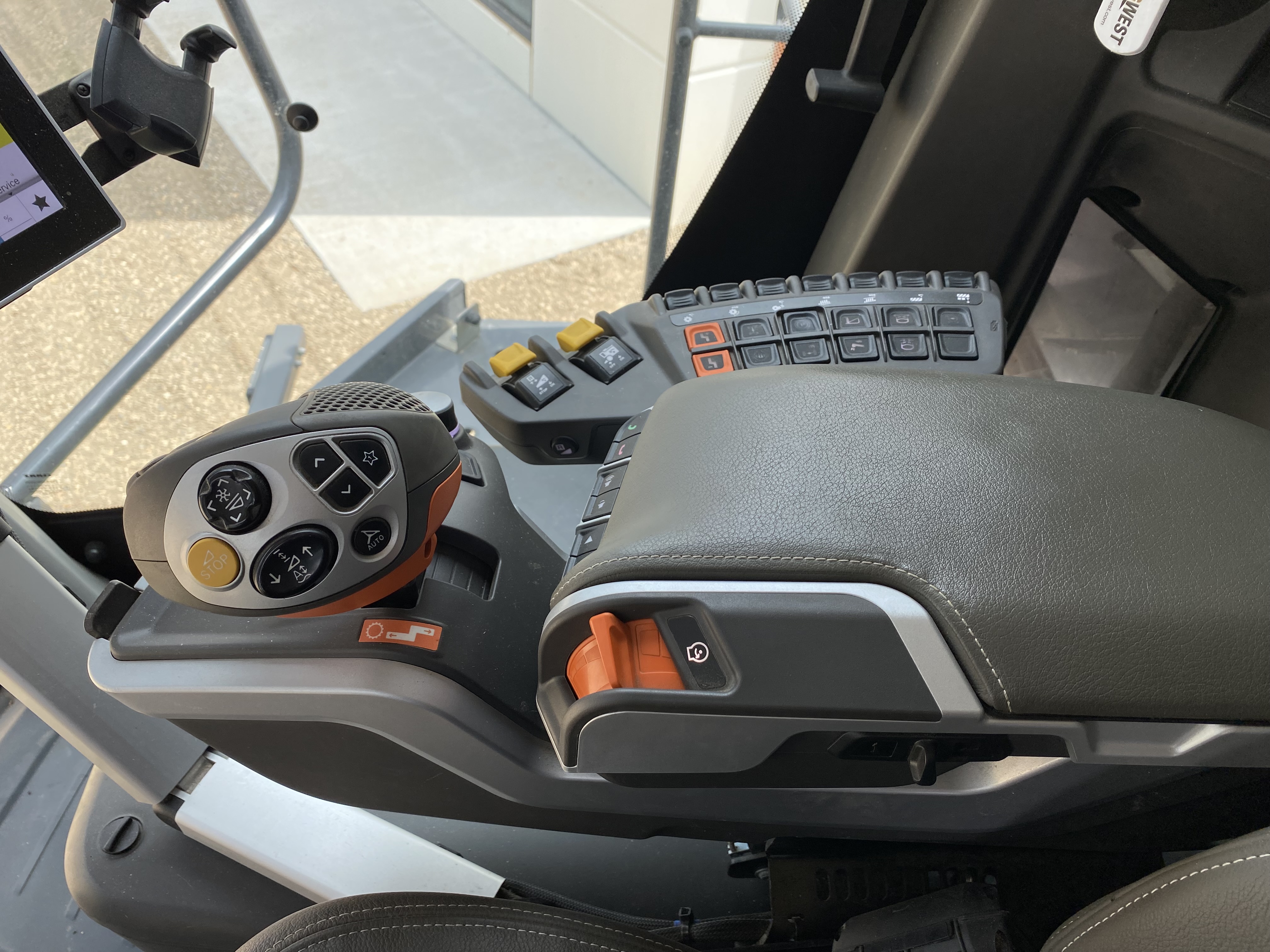 2023 CLAAS 7500TT Combine