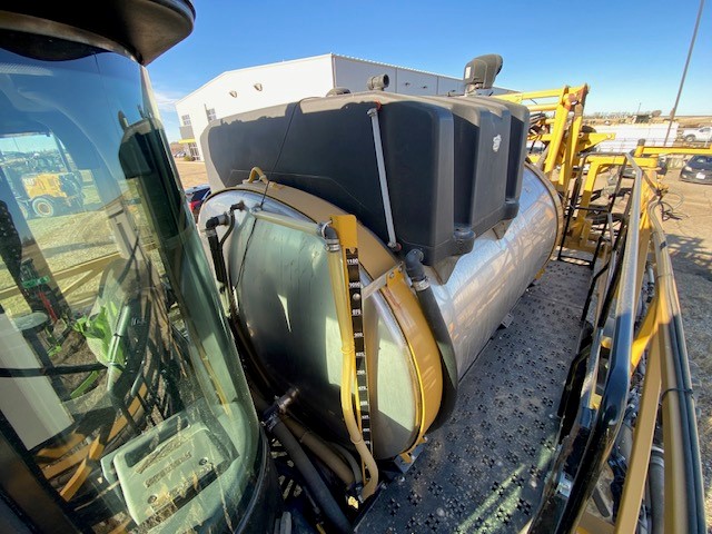 2015 RoGator RG1100B Sprayer/High Clearance