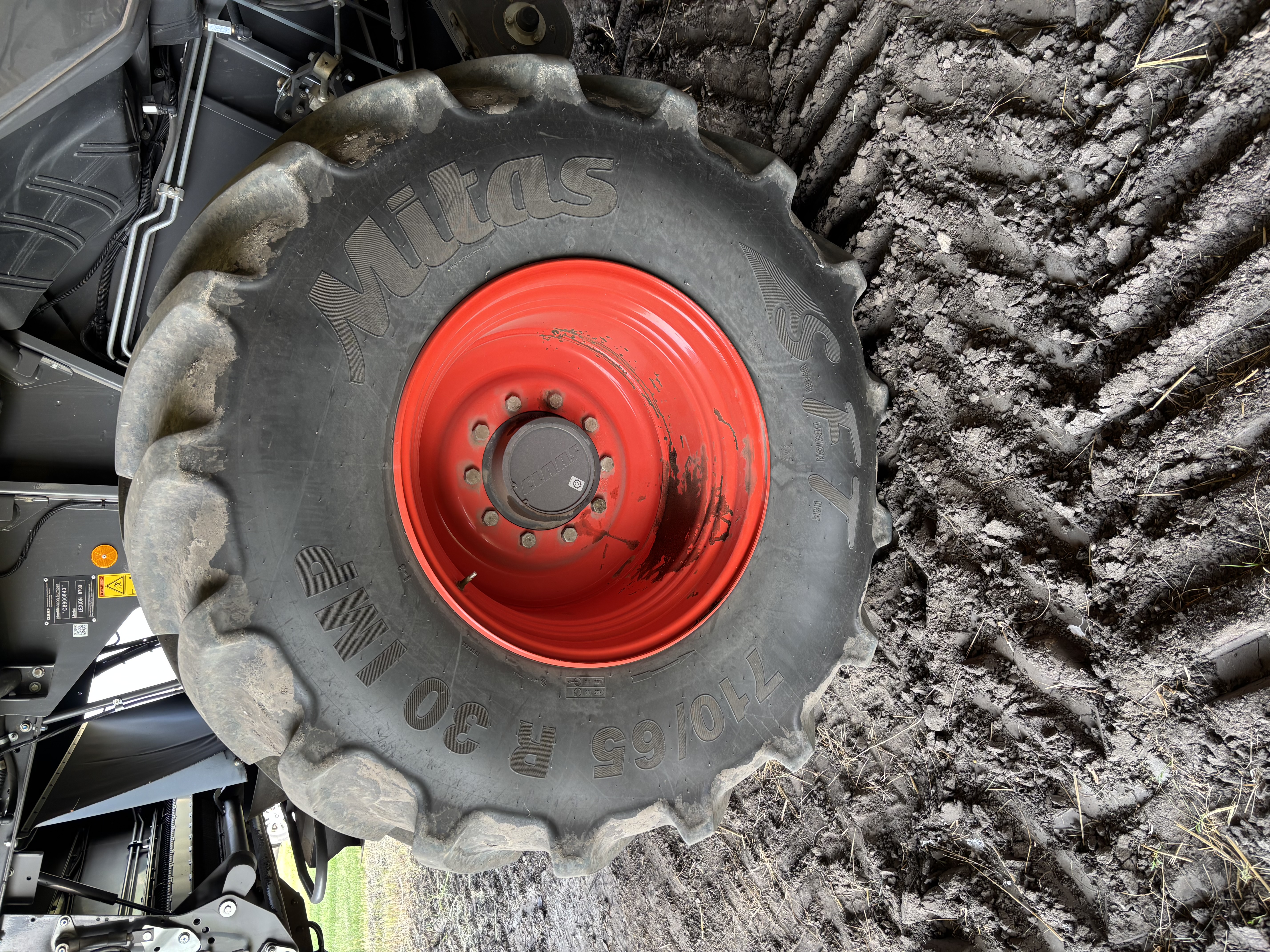 2022 CLAAS 8700TT Combine