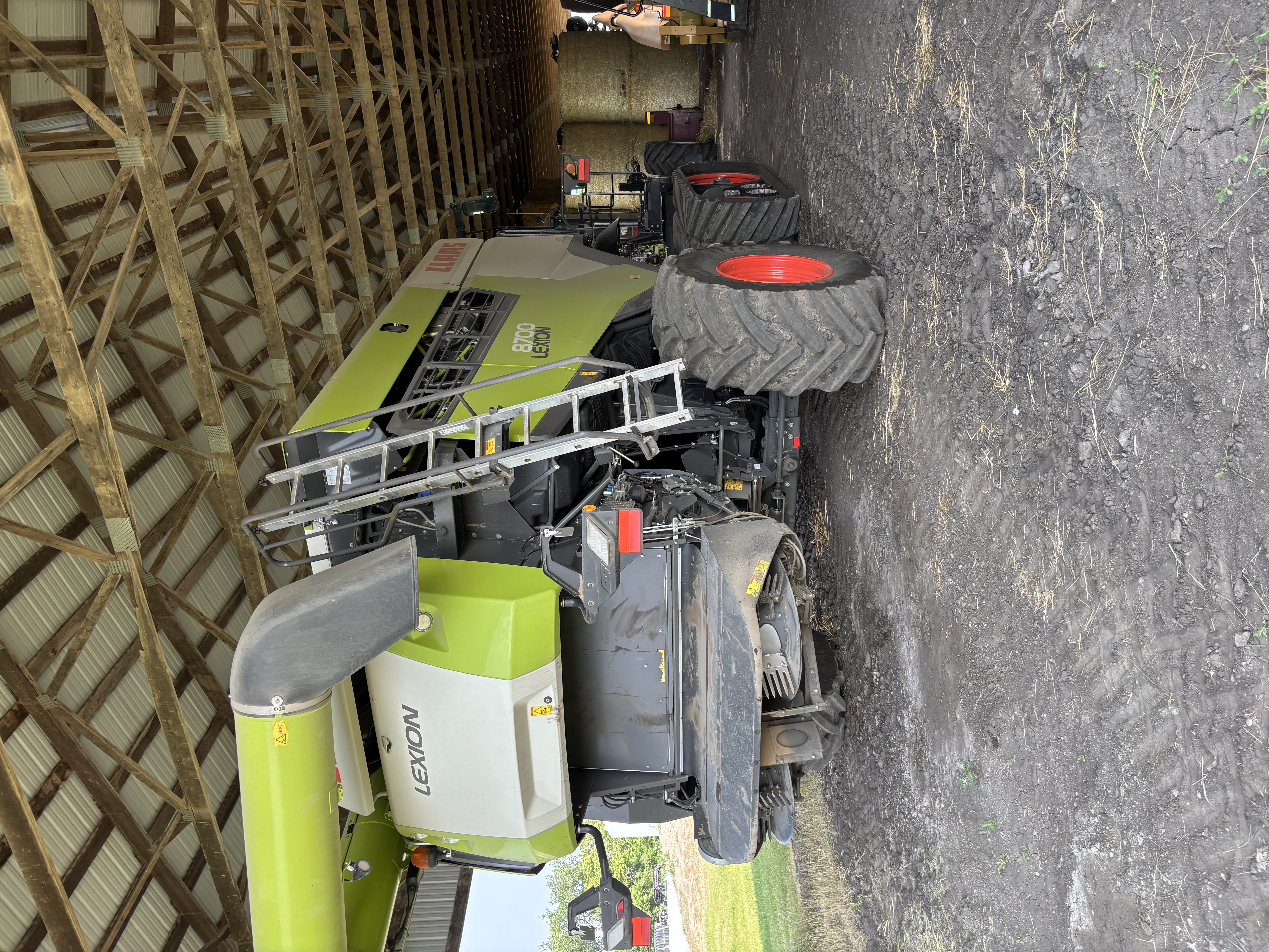 2022 CLAAS 8700TT Combine