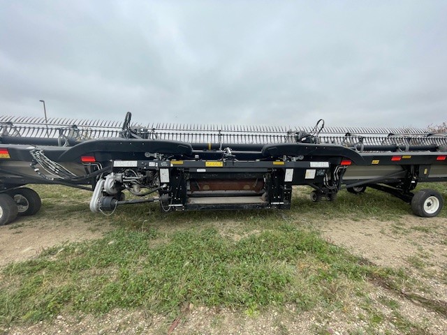 2022 MacDon FD250 Header Combine
