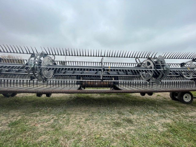 2022 MacDon FD250 Header Combine
