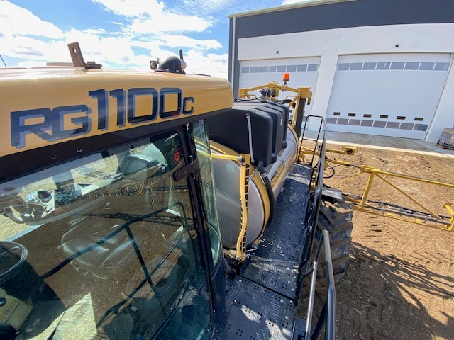 2018 RoGator RG1100C Sprayer/High Clearance