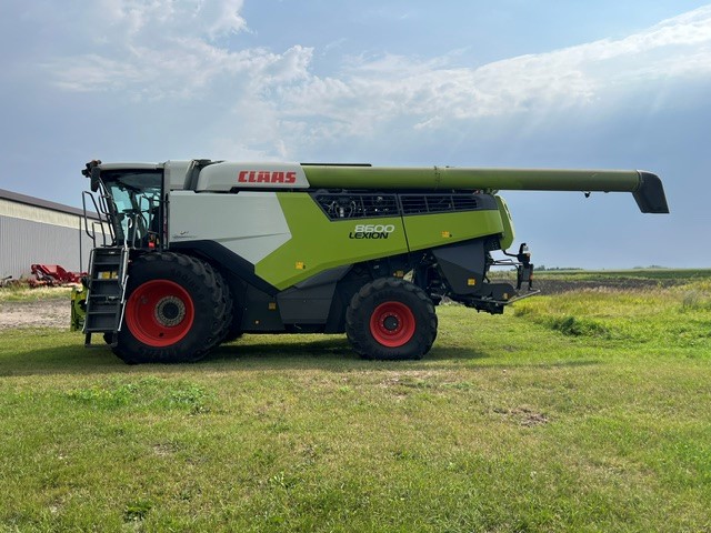 2022 CLAAS 8600 Combine