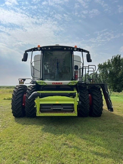 2022 CLAAS 8600 Combine