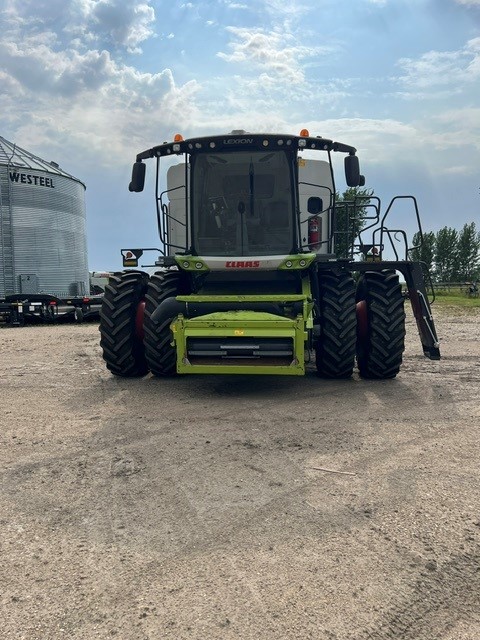 2022 CLAAS 8600 Combine