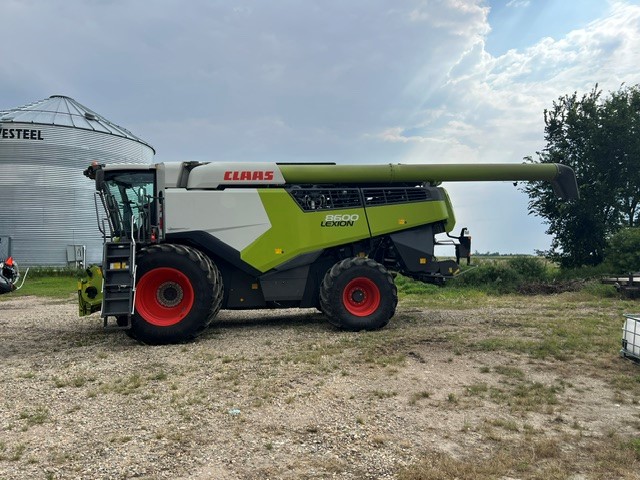 2022 CLAAS 8600 Combine