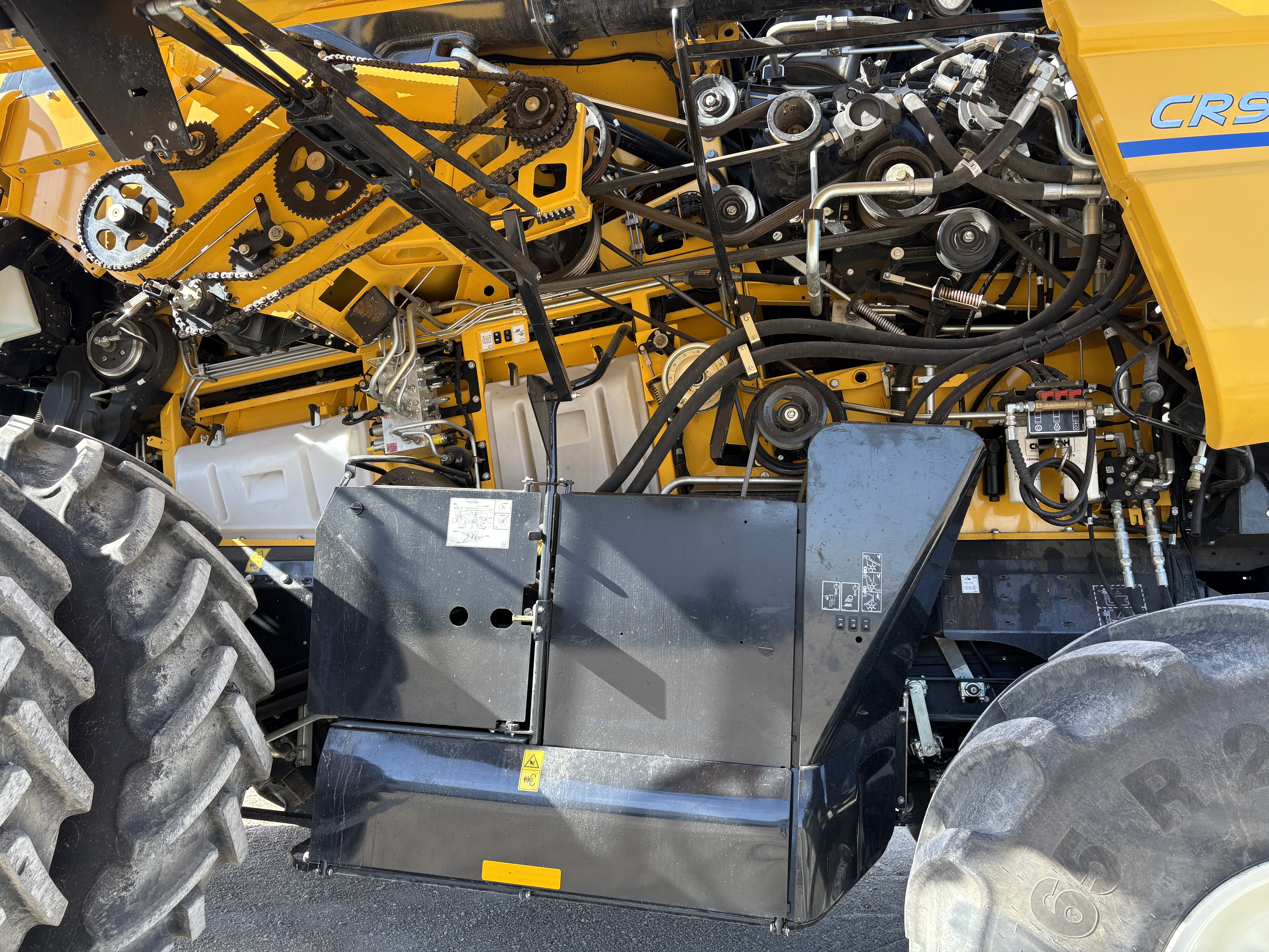 2024 New Holland CR9.90Z Combine