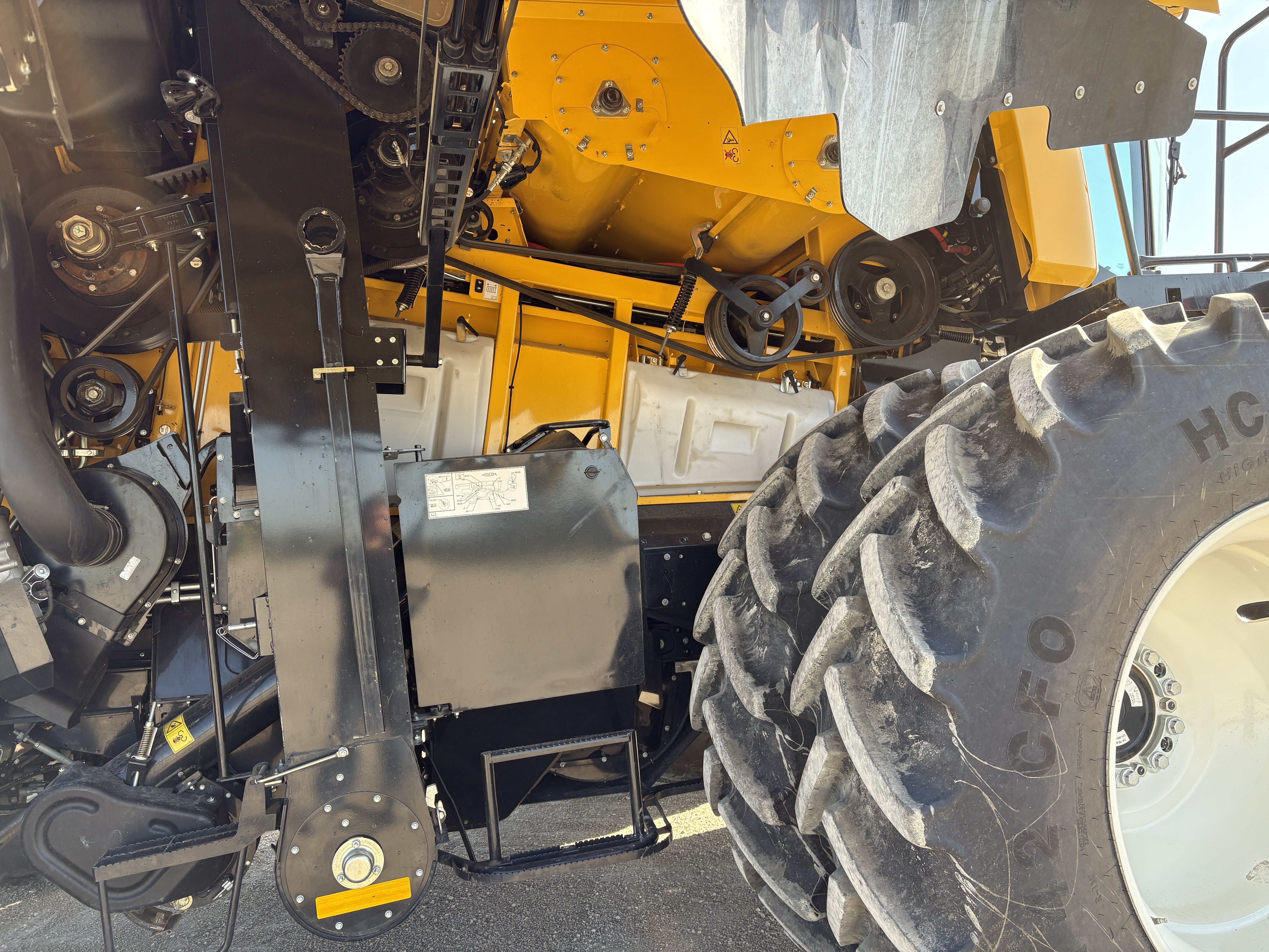 2024 New Holland CR9.90Z Combine