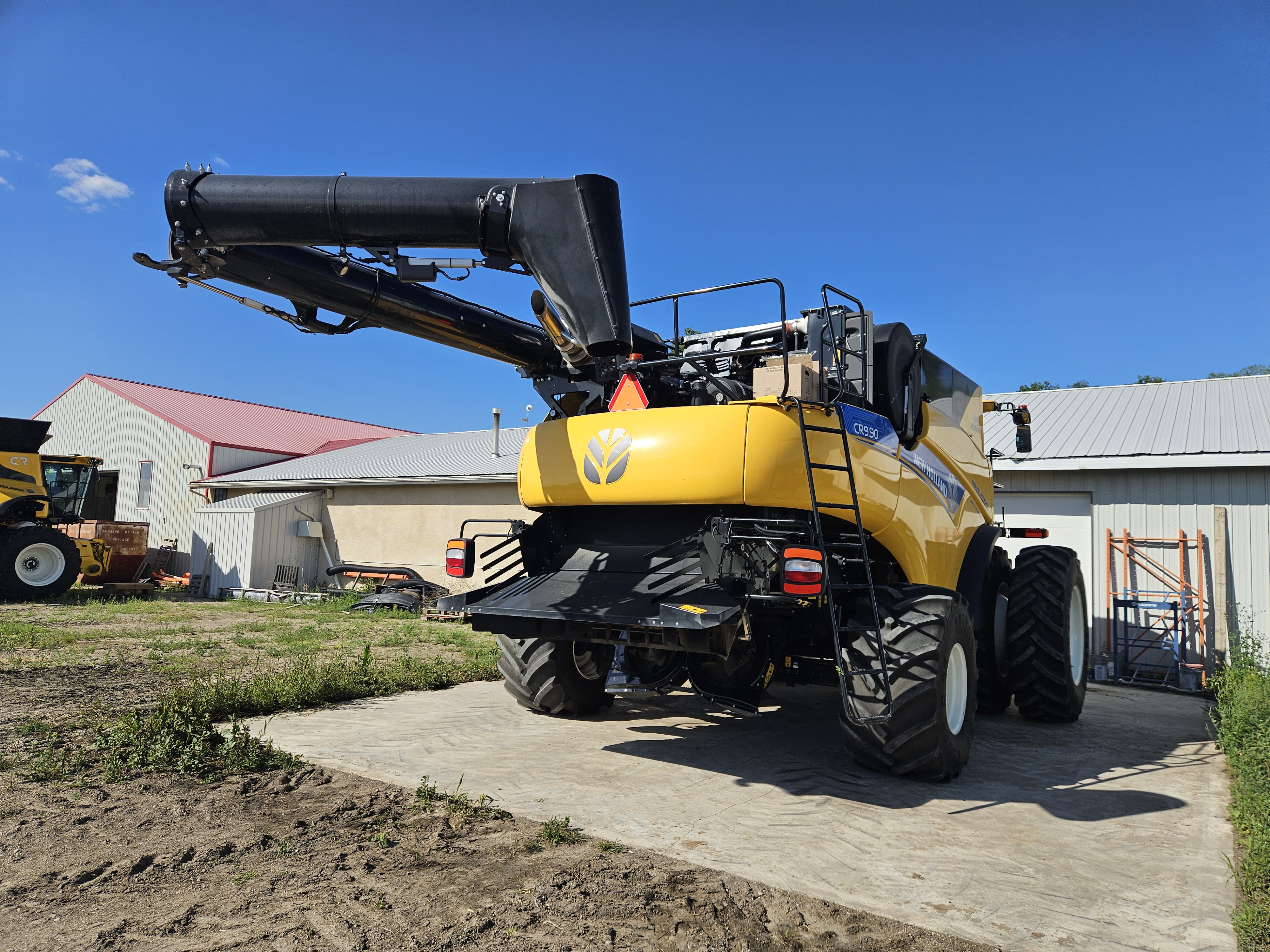 2023 New Holland CR9.90Z Combine