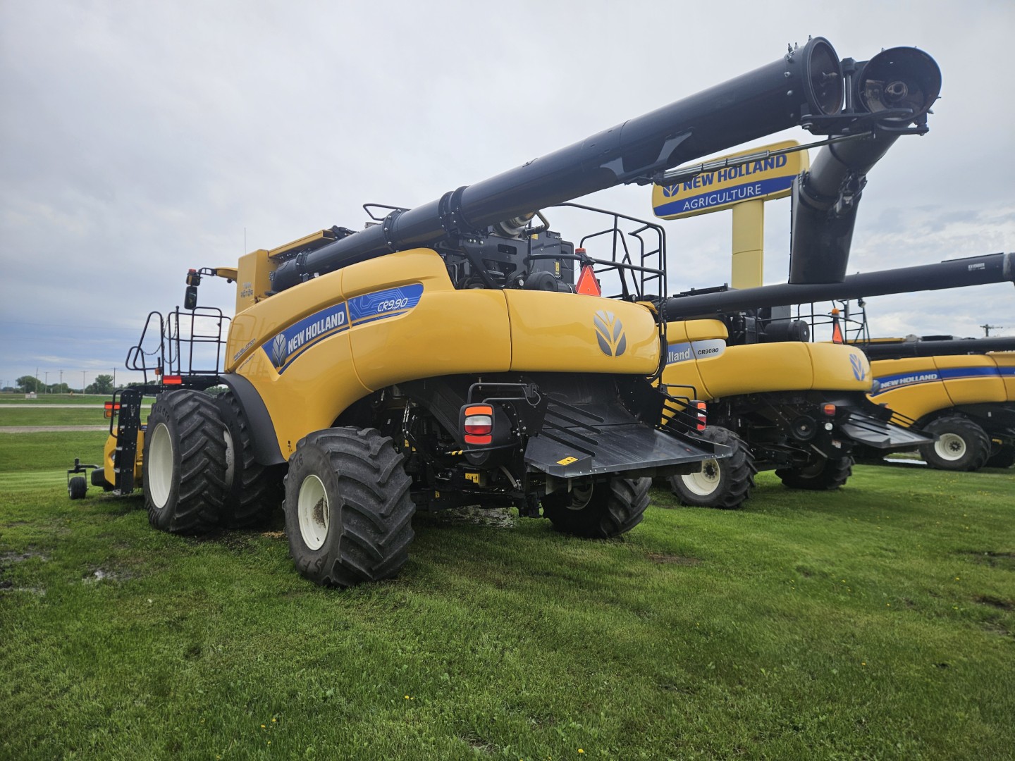 2023 New Holland CR9.90Z Combine