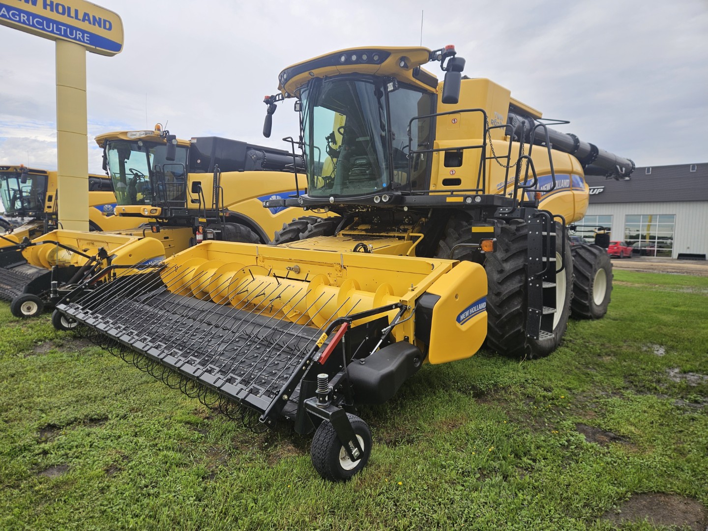 2023 New Holland CR9.90Z Combine
