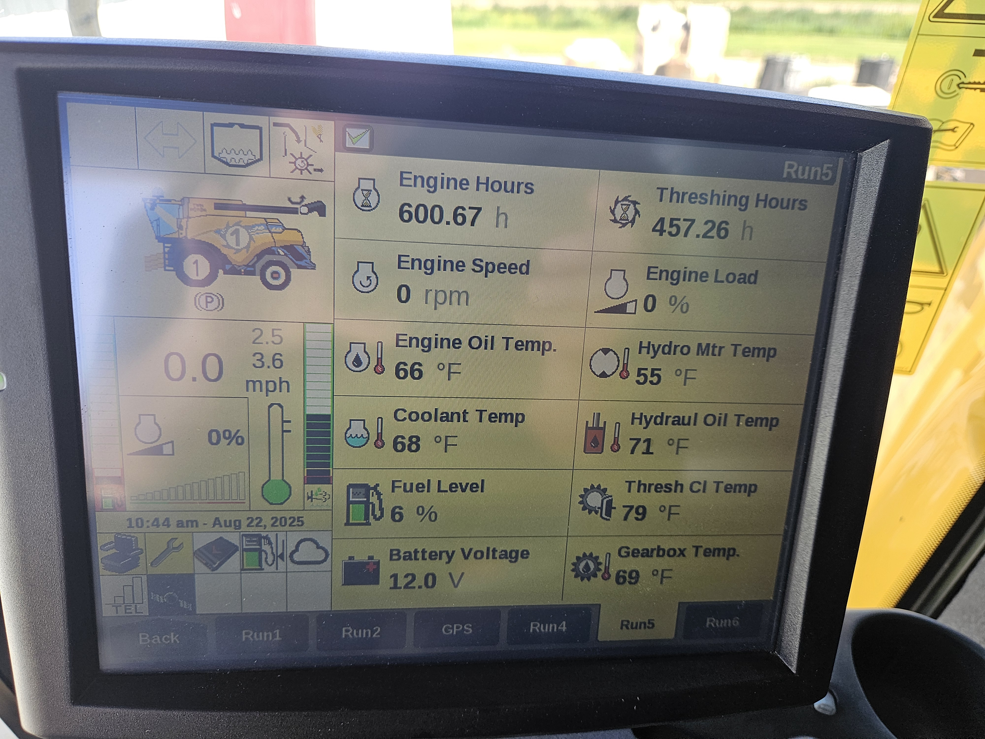 2023 New Holland CR9.90Z Combine