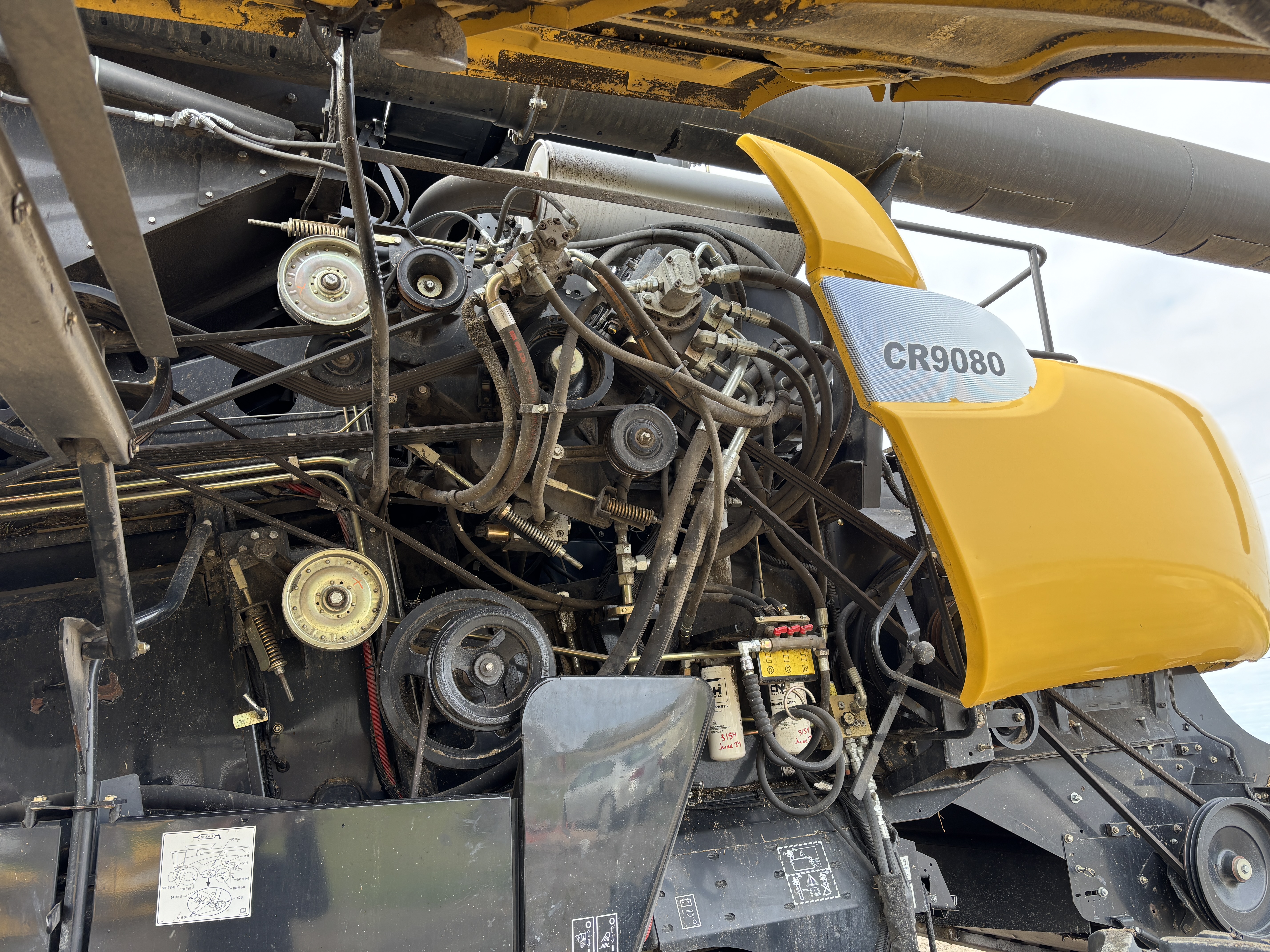 2011 New Holland CR9080 Combine
