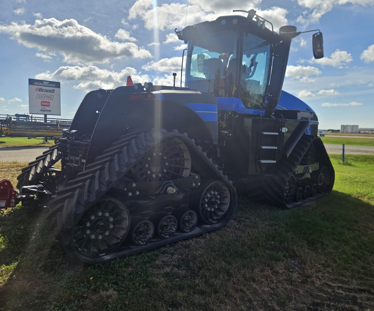 2024 New Holland T9.655 Tractor Rubber Track
