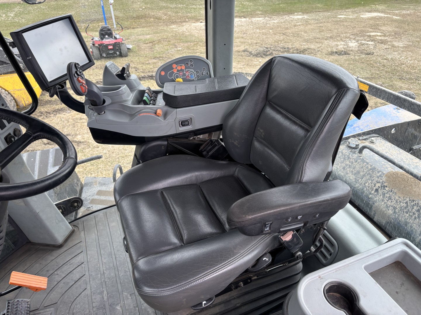 2019 New Holland T9.645 Tractor Rubber Track