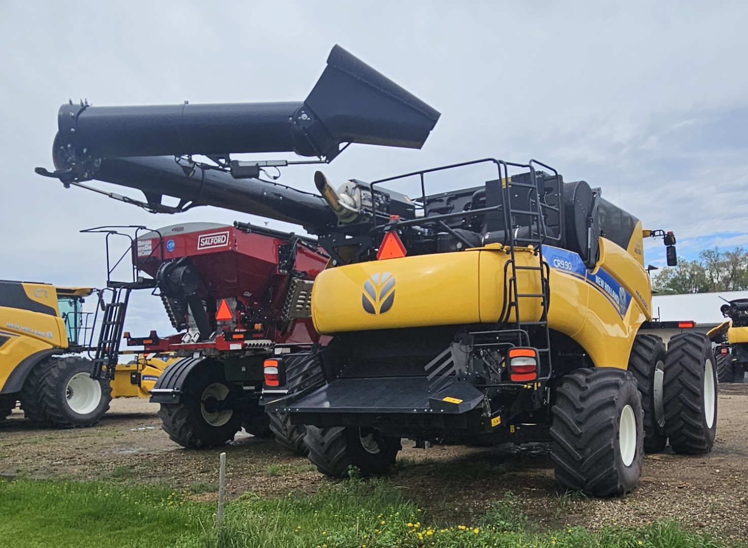 2023 New Holland CR9.90Z Combine