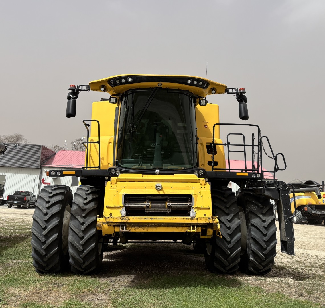 2023 New Holland CR9.90Z Combine